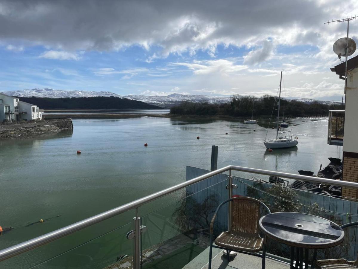 Portmadog, Oakley Wharf Apartment Porthmadog Exterior foto