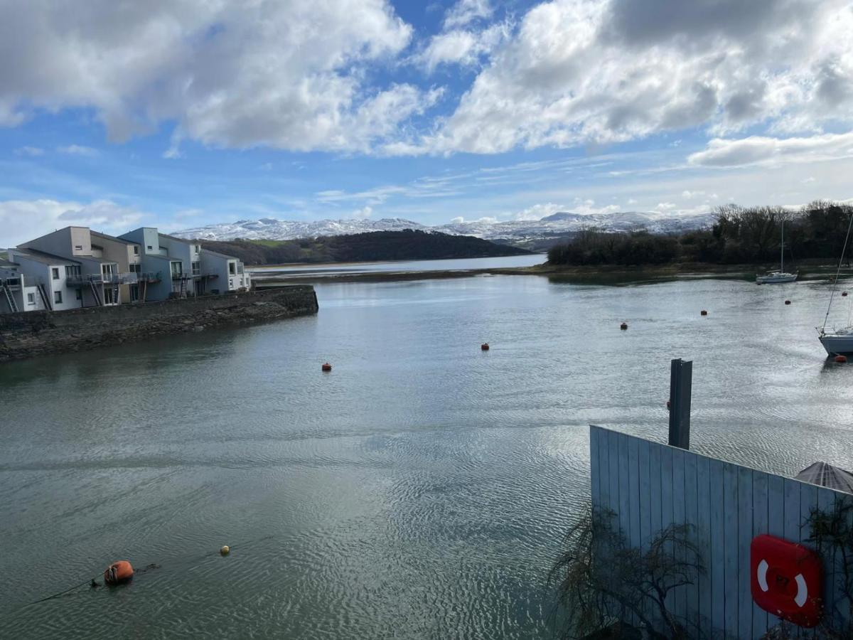 Portmadog, Oakley Wharf Apartment Porthmadog Exterior foto